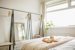 Serene Boho Retreat: White Oak Charm House 10ppl