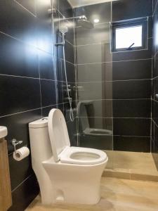 A cozy modern 2BR apt in South Park South C