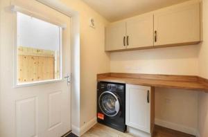 House-Sleeps 8-Parking-Garden-Country Surroundings