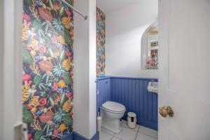 VIP Guard Views! 2 Bed Steps from Windsor Castle