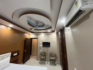 Pond View By Basotel