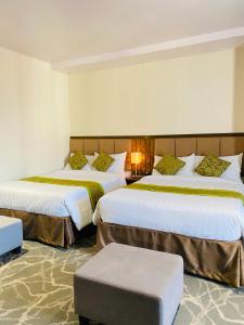 Maxi Hotel and Event Center