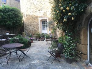 Mas en pierres 17 couchages avec piscine et jardin