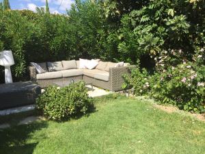 Mas en pierres 17 couchages avec piscine et jardin