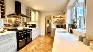 Stunning Coastal Retreat Whitley Bay Sleeps 9