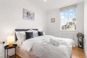 Deluxe Clapham 2 Bed 2 Bath Apartment, 10 mins from Oxford Circus