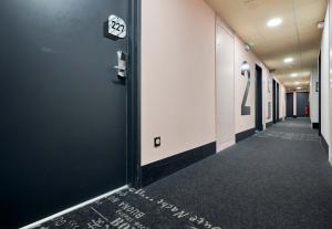 Hotels B&B HOTEL Ouistreham : photos des chambres