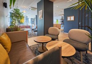 Hotels B&B HOTEL Ouistreham : photos des chambres