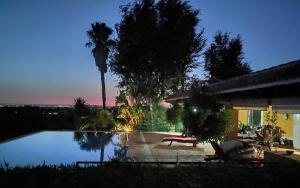 Casa de campo con piscina junto a Sevilla