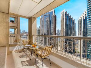 Royal Vista - Luxury Apartments - 1,2&3BR at 29 Boulevard Tower - Downtown