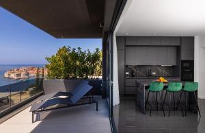 5 star Luxury Seaview Apartment 
