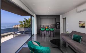 5 star Luxury Seaview Apartment 