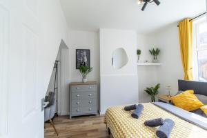 Open Mind Property - Luxury 5 Beds & Free Parking