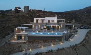 Luxurious villa with an infinity swimming pool sea and sunset view - Chavouna