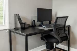 Amazing Pool & Walk to the Park