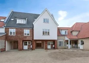 Spacious and Comfortable 5-Bedroom Home in Thetford - Santon