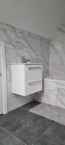 Star London Station Road 2-Bed Loft Flat