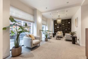 Le Monsieur By Sweett