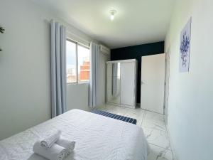 Apê Completo, AC, Wi-Fi | 300m Praia Canasvieiras