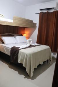 CONFORTO IMBATIVEL - 25 metros do MAR - 2 Quartos com AR CONDICIONADOS SPLIT, Air Fryer, WI-FI, Disney Plus, Star Plus, HBO Max, Guarda Sol, Cadeiras de Praia e Caixa Térmica - 8 pessoas com Muito Conforto - Melhor Localização!