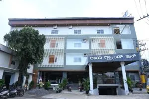 Raaya Grand Inn - Bāgepalli