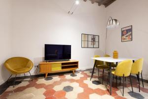 Designer Apartment 5 Pantheon Wi-Fi & AC