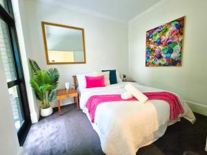 Sunny and central loft in the city of Sydney