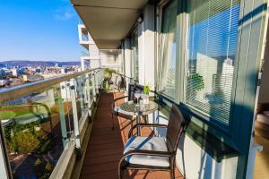 Sunny Apartment with amazing Terrace on the 13th floor near City Center