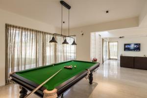 Golfers Arena by StayJade JacuzziPool TablePS5