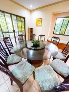 Rustic Tagaytay Villa - Billiards, KTV, plus Courtyard - Anuling