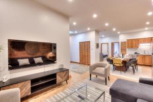 Spacious Apartment in the Plateau with Parking