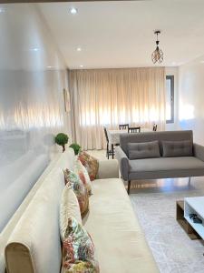 2 bedroom cozy apartment ,near CFC,in center casablanca