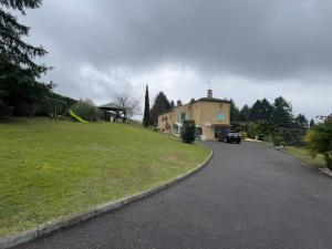 Appartements Gite non attenant a la propriete 1 a 4 personnes, spa, sauna, piscine chauffee a partager, parking gratuit : photos des chambres