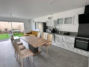 Maison 40 avec 5 chambres lechaffardcom