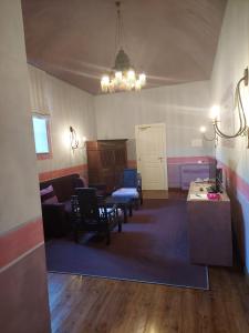 Deluxe Suite room in Castello di Pontebosio Luxury Resort