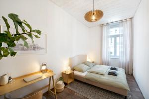 Symphony Apartment - FREE Parking & Airport Taxi