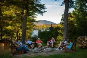 Town House Lodge - Paul Smiths