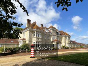 6 Shanklin Manor - family friendly apartment in Shanklin Old Village - 4hvězdičkové hotely ve městě Shanklin