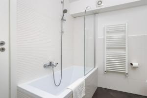 V-Home nel Centro del Quadrilatero con 2 Camere da Letto