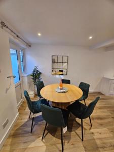 Pretty City Centre Cottage