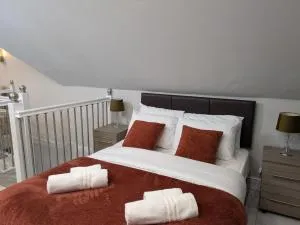 Village Life, Beautiful Studio Apartment - Trysull