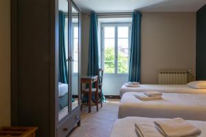 Hotels Logis Hotel Restaurant Le Louvre : photos des chambres