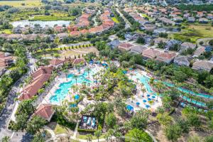 Beautiful 6 Bedroom 5 bath Villa with a pool-320