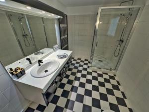 Villas Villa Prestige, Tennis, Piscine & Spa, Sainte-Baume : photos des chambres