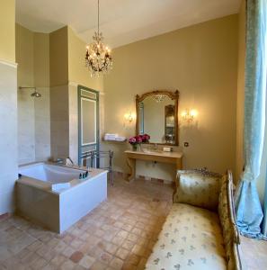 B&B / Chambres d'hotes Chateau de la Ferriere : Chambre Lit King-Size Deluxe