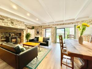 Riantec- Ti Gwenvael - Grande Maison avec Baby Foot et Terrain Clos