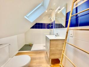 Maisons de vacances Riantec- Ti Gwenvael - Grande Maison avec Baby Foot et Terrain Clos : photos des chambres