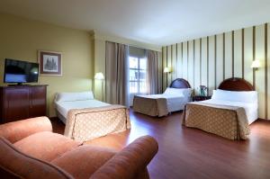 Double or Twin Room with Extra Bed room in Monasterio de San Miguel