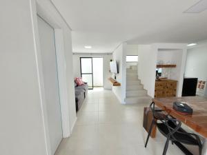 Perto da praia espaço amplo terraço, churrasqueira