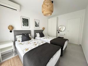 Divina V 150 meters from the beach